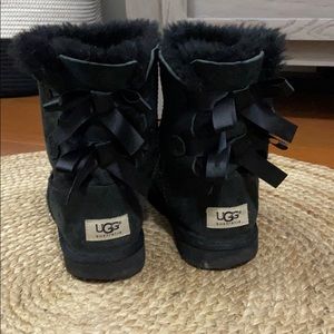 Black Bow Ribbon Ugg’s